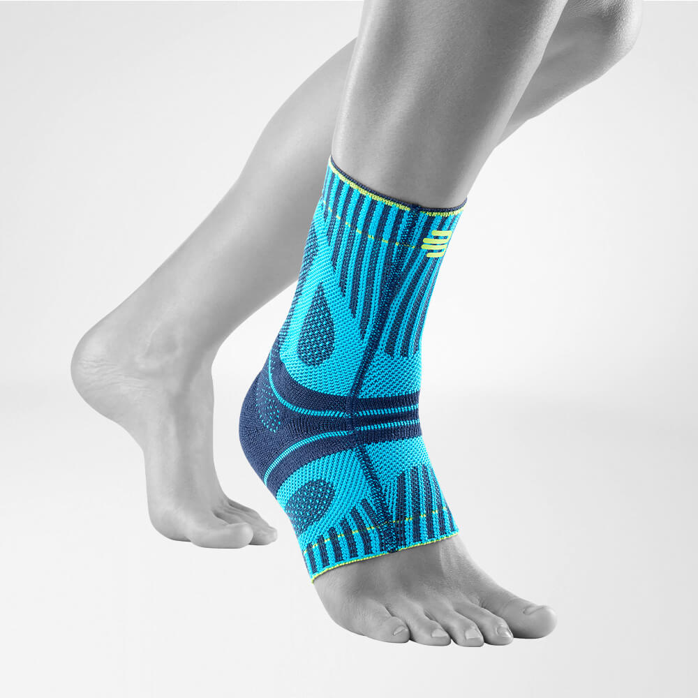 Lateral complete view of the Rivera colored Achilles tendon bandage on the stylized gray foot