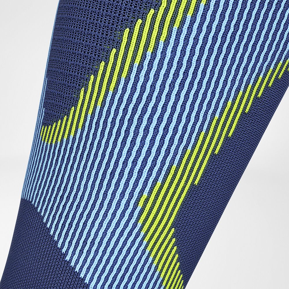 Detailed view of the compression zone of the blue compression stockings and running