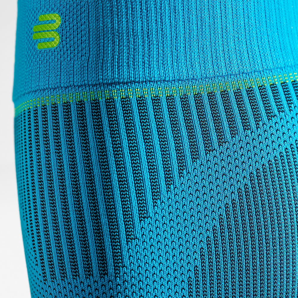 Detailed view of the Unterschenkelsleeves with a focus on the knitting course at the top