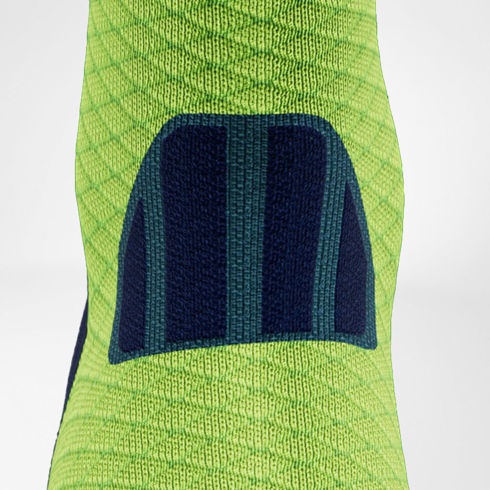 Detailed view of the Achilles marriage area of ​​the blue -green trail run - running socks