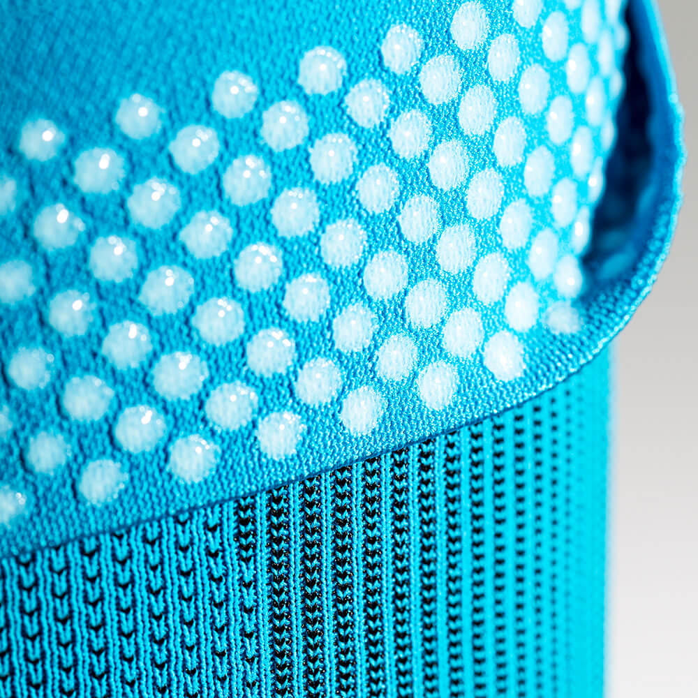 Detailed view of the liability nops on the Rivera colored Oberschenkelsleeve for the sport